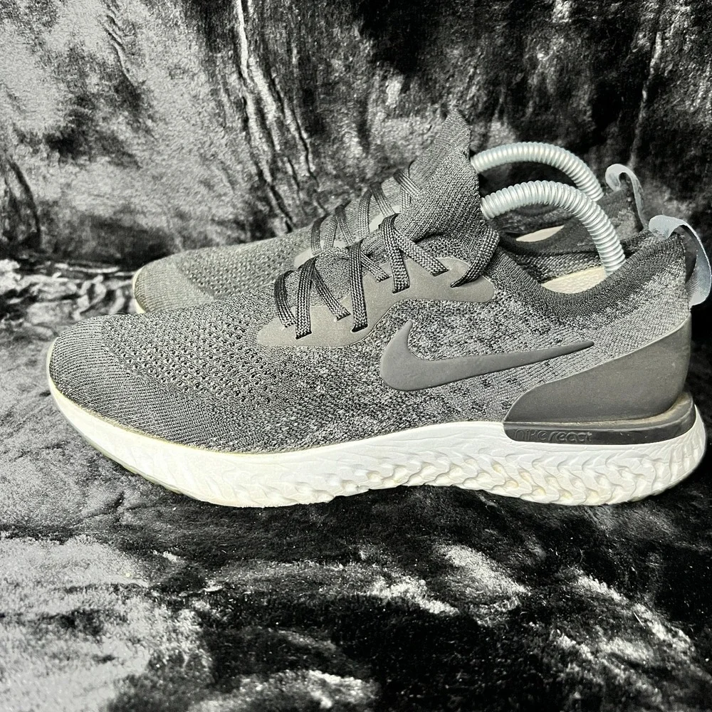 Nike Epic React Flyknit AQ0070-001 Women 10 Running Shoes Black Athletic Sneaker